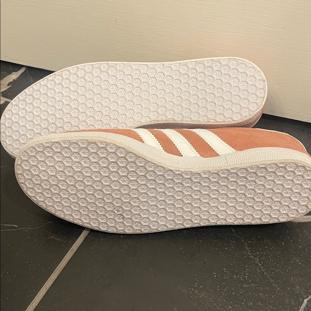 Adidas Gazelle Coral and White Sneakers - Picture 10 of 10